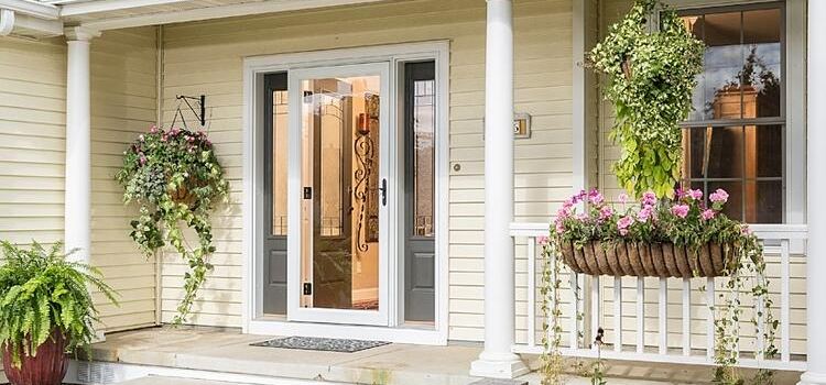 screen door installation in Firebaugh
